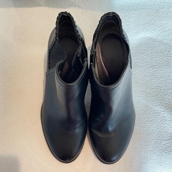 EUC Life Stride Velocity Black Women's Booties Size 6 - Picture 3 of 8